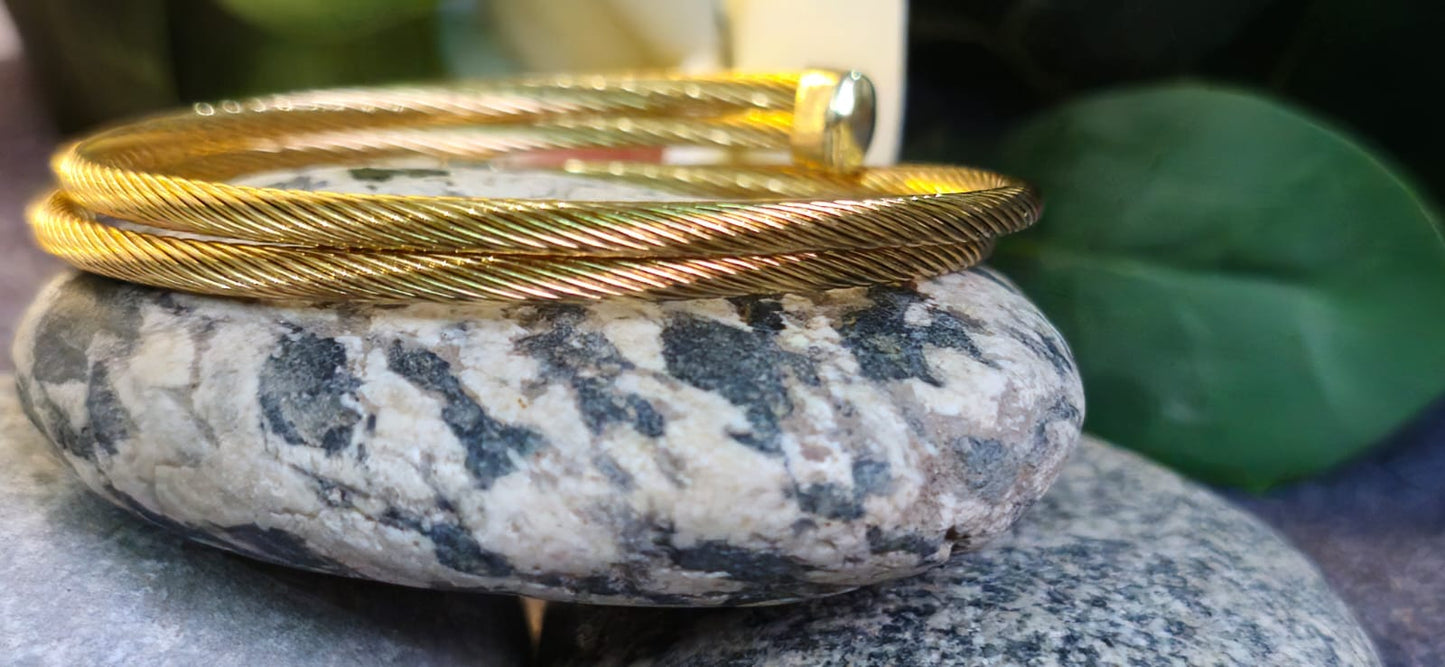 Classic Twisted Gold Cable Handcuff