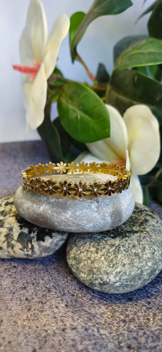 Daisy Flower with Zircons Handcuff