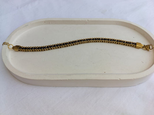 Bold Vintage Black Stone Cuban Curb Chain Stainless Steel Bracelet (Gold Plated)