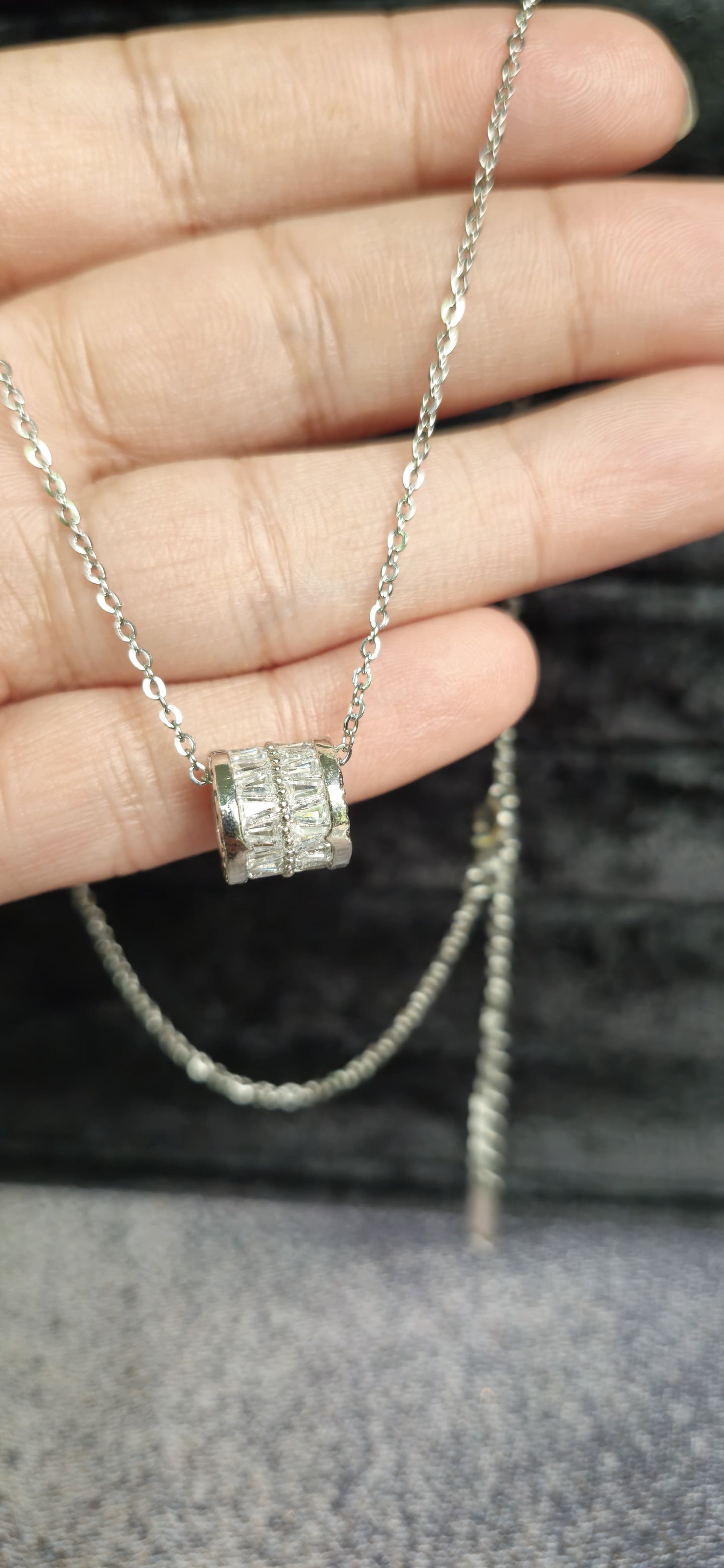 Luna Spark Barrel Necklace – Silver