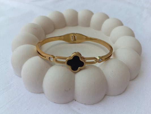 Elegant Clover Style handcuff with  black stone – Premium Luxury Design