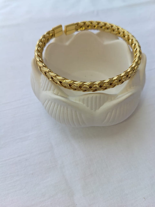 Modern Stainless Steel Open- Handcuff
