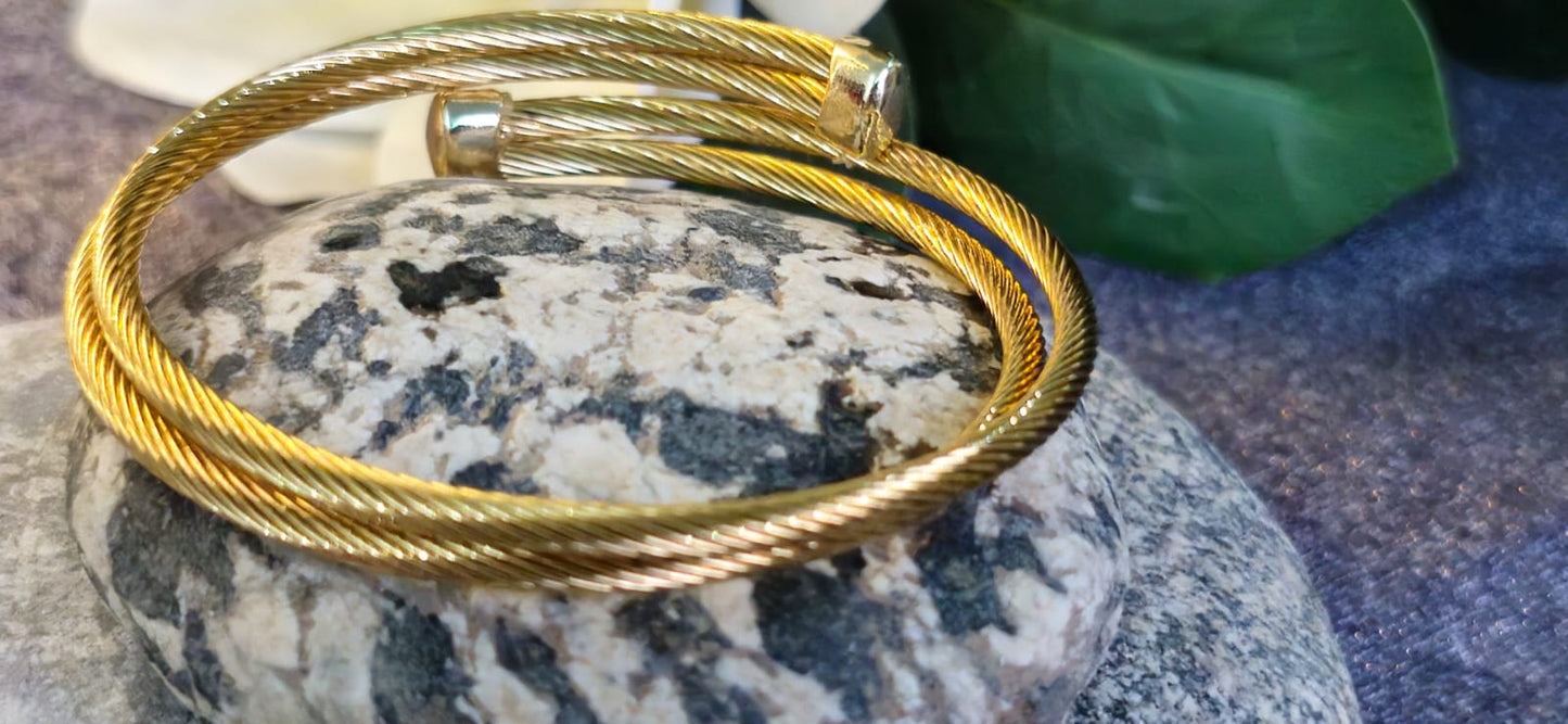 Classic Twisted Gold Cable Handcuff